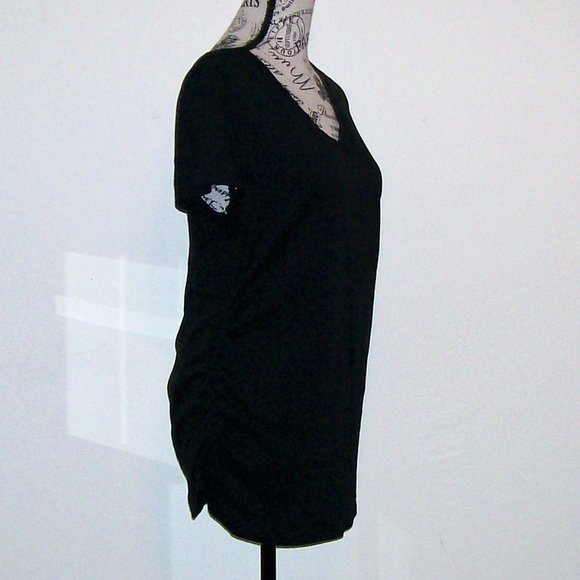 NWT Maternity Shirred V-Neck T-Shirt - Picture 5 of 5